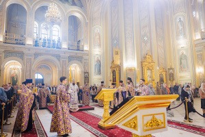 В канун 4-й Недели Великого поста епископ Таганрогский Артемий совершил всенощное бдение в Ростовском кафедральном соборе