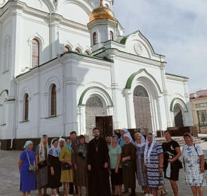 Прихожане храма Святой Троицы с. Ивановка совершили паломническую поездку по святым местам Ростовской епархии