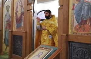 Молитва с сурдопереводом: ростовский священник проводит службы для глухих 