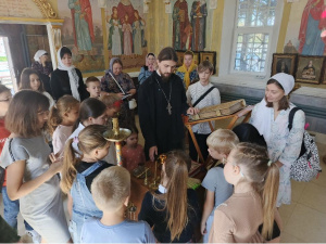 В храме святого Георгия Победоносца с. Кулешовка состоялась экскурсия для семей - прихожан с детьми 