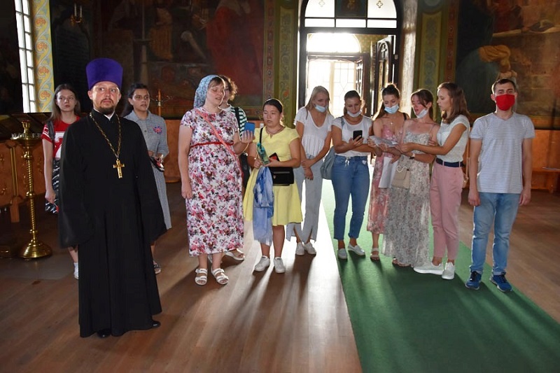 Волонтеры молодежного объединения храма св. князя Александра Невского провели обучающий квест