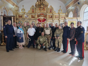 На территории храма святого Георгия Победоносца села Кулешовка состоялся отчетно-выборный круг Азовского юртового казачьего общества