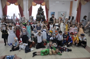В Азовской школе-интернате для детей с нарушениями слуха прошел праздничный утренник