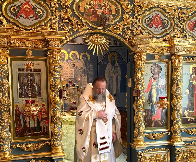 Митрополит Ростовский и Новочеркасский Меркурий совершил Божественную литургию в Знаменской домовой церкви