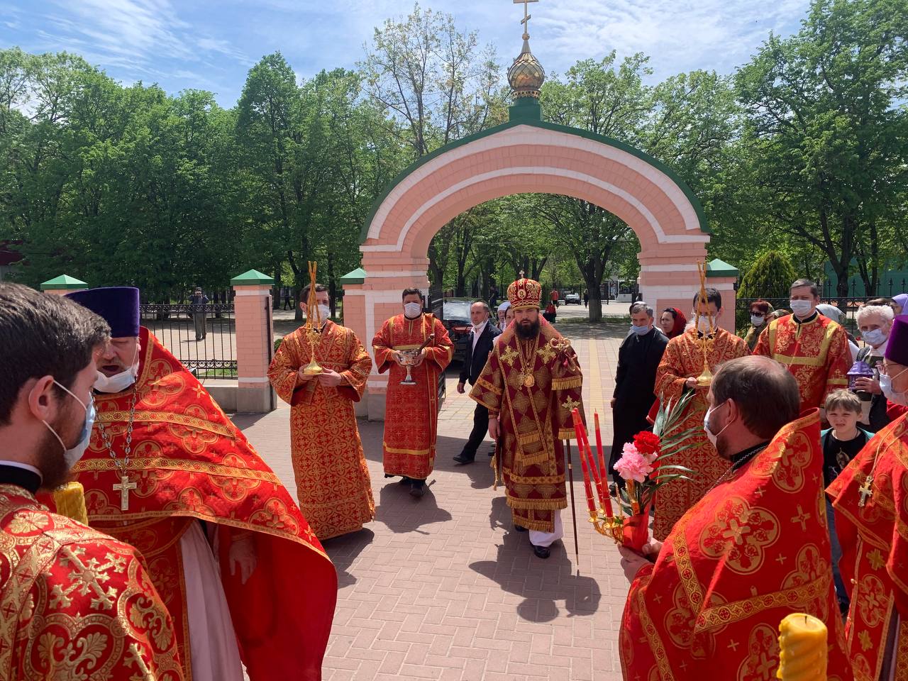 Сайт ростовской. Ростовская на Дону епархия. Храм на Таганрогской Ростов на Дону. Храм им Георгия Победоносца на областной больнице Ростова на Дону. Ростовская на Дону епархия лого.