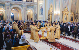 В праздник Торжества Православия Глава Донской митрополии совершил Литургию Василия Великого в Ростовском кафедральном соборе