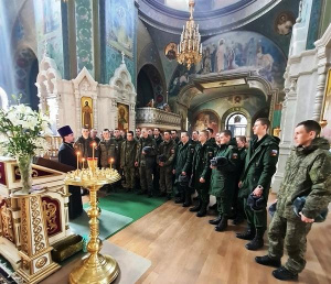 Военнослужащие по призыву одного из батальонов бригады управления 8-й общевойсковой армии посетили главный храм Новочеркасского гарнизона 