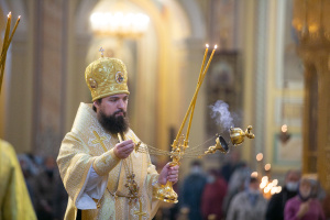 Епископ Артемий совершил Божественную литургию в Ростовском кафедральном соборе