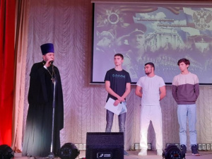 Благочинный Азовского районного округа принял участие в традиционном празднике в честь Дня призывника