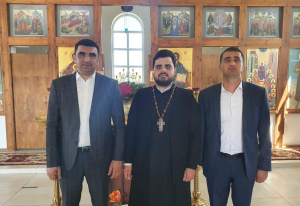 Глава администрации Аксайского района посетил храм Святого Духа п. Щепкин