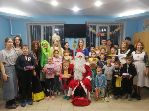 Волонтеры Елисаветинского сестричества провели новогодний праздник в детской больнице г. Таганрога