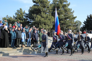 Новости дона ростовская область. Возложение цветов в день защитника Отечества. Защитники Отечества Ростов. Ростов на Дону 23 февраля 2022 возложение венков. Возложение цветов 23 февраля.