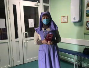 Сёстры милосердия Свято-Георгиевского сестричества посетили онкогематологическое отделение Областной детской больницы
