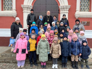 Настоятелеь Вознесенского храма г. Батайска встретился с воспитанниками детского сада "Лебедушка"  