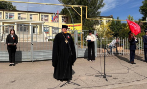 Настоятель Магдалининского храма принял участие в митинге, посвященном празднованию Великой Победы