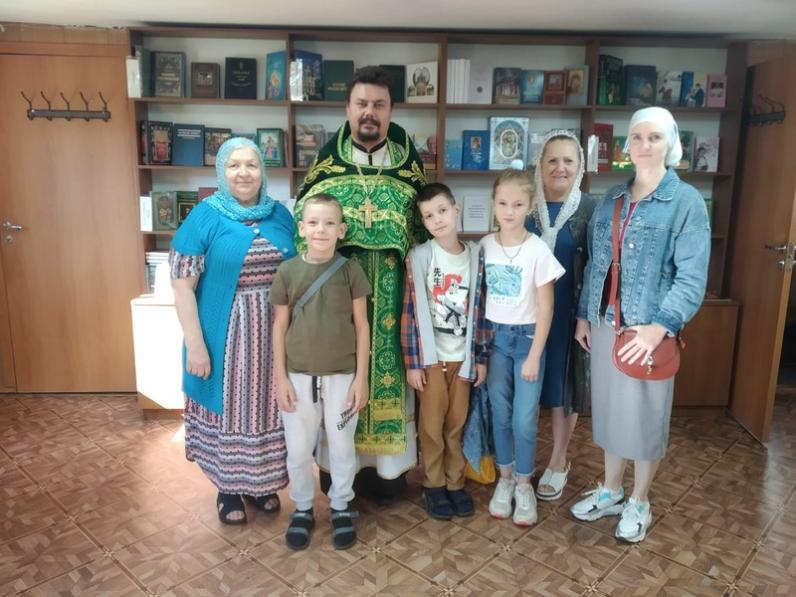 Ученики воскресной школы Серафимовского прихода г. Таганрога посетили экскурсию по утраченным святыням Таганрога