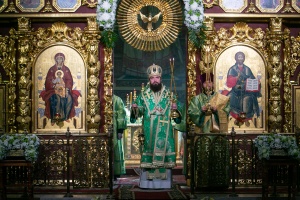Епископ Таганрогский Артемий совершил Божественную литургию в Троицком храме г. Ростова-на-Дону