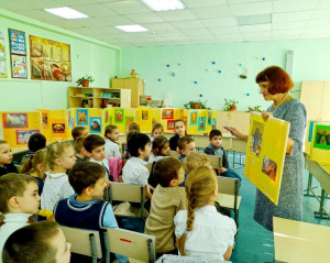 В ростовской школе №65 завершила работу благотворительная выставка «Всякое дыхание да хвалит Господа»