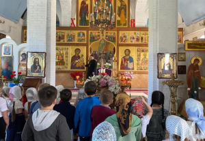 В Светлую седмицу учащиеся МБОУ СОШ №2 посетили храм Святителя Николая п. Матвеев-Курган