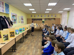 Учащиеся ростовской школы №92 посетили благотворительную выставку «Святые защитники Руси»