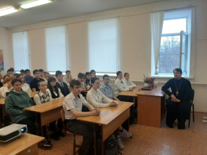 В Самбекской школе прошла беседа со старшеклассниками на тему профилактики межнациональной и межрелигиозной вражды