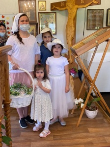 В Феодоровском приходе пос. Янтарный состоялась благотворительная акция "Белый цветок"