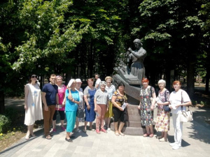 Пешеходную экскурсию с сурдопереводом провели прихожане храма Державной иконы Божией Матери к памятным датам июня