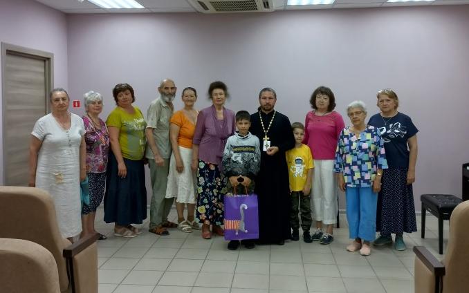  В Центре социальной защиты населения г. Ростова-на-Дону прошло праздничное мероприятие, посвященное Дню Святой Троицы