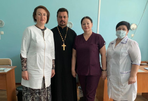 Настоятель Серафимовского прихода г. Таганрога посетил Таганрогское отделение областного клинического центра фтизиопульмонологии