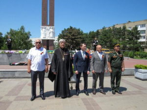 Благочинный Азовского городского округа принял участие в мероприятиях, посвященных Дню памяти и скорби
