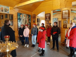Юнармейцы большелогской средней школы посетили храм Нерукотворенного Образа х. Большой Лог