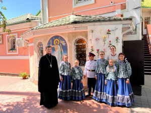 На приходе великомученика Георгия Победоносца г. Ростова-на-Дону отметили День семьи, любви и верности.
