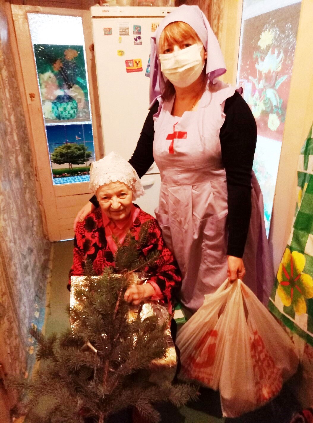 Сёстры милосердия Свято-Георгиевского храма оказывают помощь одиноким нуждающимся прихожан