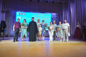 Благочинный Новочеркасского округа принял участие в празднике Дня семьи, любви и верности в ЮРГПУ (НПИ) 