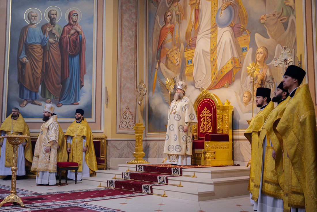 В Неделю 26-ю по Пятидесятнице Глава Донской митрополии совершил Божественную литургию в Ростовском кафедральном соборе