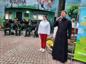 Помощник благочинного Северо-Западного округа по религиозному образованию принял участие в патриотическом мероприятии "С чего начинается Родина"