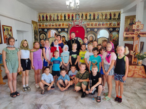 Храм Успения Пресвятой Богородицы с. Латоново посетили с экскурсией учащиеся сельской средней общеобразовательной школы