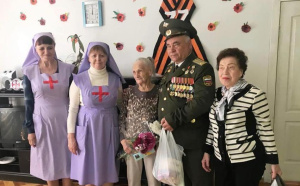 Сёстры милосердия Свято-Георгиевского сестричества поздравили с Днём Победы ветеранов Великой Отечественной войны