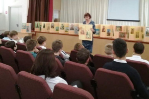 В ростовской школе №81 завершила работу благотворительная выставка «Святые защитники Руси»