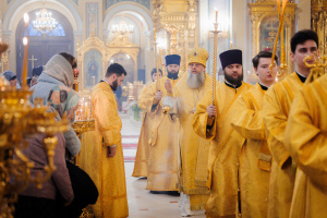 В канун Прощеного воскресенья митрополит Меркурий совершил всенощное бдение в Ростовском кафедральном соборе Рождества Пресвятой Богородицы