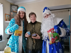 Пожилые подопечные службы "МИЛОСЕРДИЕ-на-Дону" получили подарки к Рождеству Христову