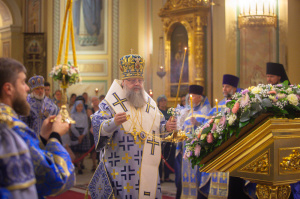 В канун престольного праздника митрополит Меркурий совершил всенощное бдение в Ростовском кафедральном соборе