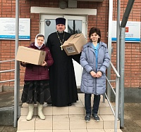 Настоятель прихода Святой Троицы с. Самарское посетил в день Рождества Христова сельский дом инвалидов