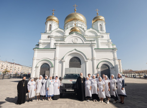 Митрополит Меркурий освятил служебный транспорт, предназначенный для нужд Сестричества во имя преподобного Серафима Саровского