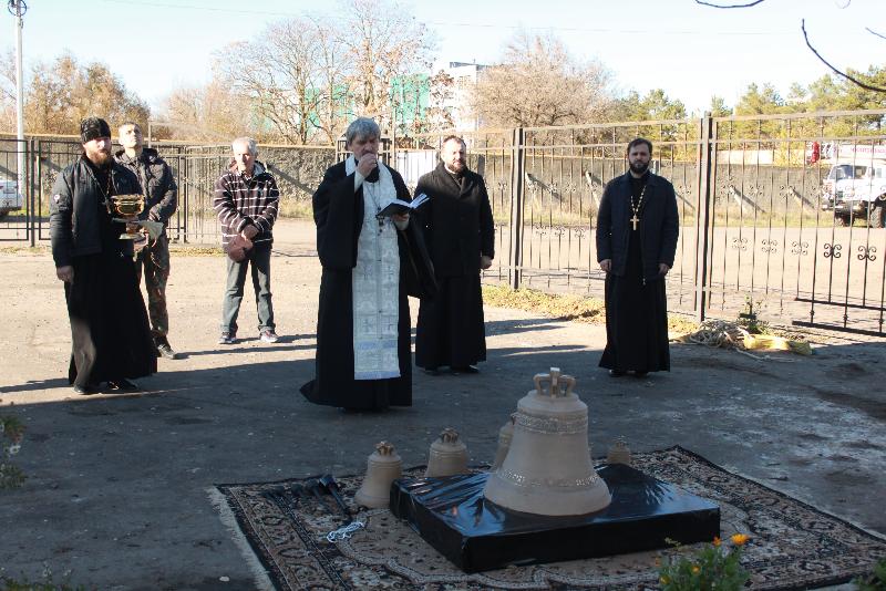 Благочинный Азовского городского округа совершил чин благословения кампана для кладбищенской часовни в честь св. Лазаря Четверодневного г. Азова