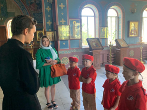 Учащиеся детского сада № 38 "Радуга" посетили храм равноапостольных Кирилла и Мефодия п. Рассвет Аксайского района