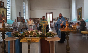 В Успенском храме села Григорьевка Матвеево-Курганского района отметили престольный праздник