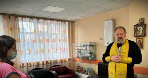 В онкогематологическом отделении Областной детской больницы совершён молебен о здравии больных детей