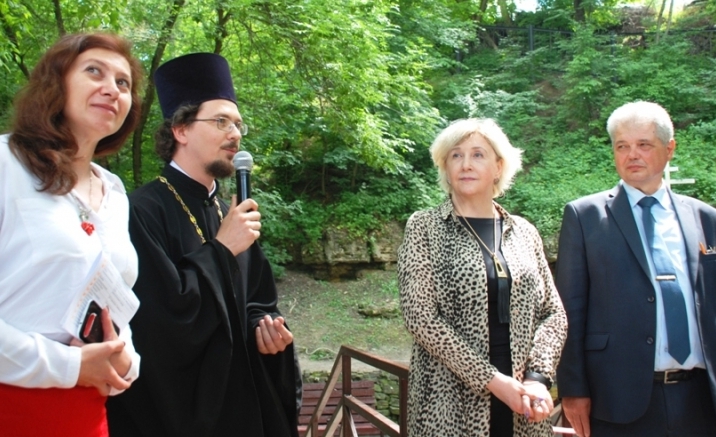 В Ботаническом саду ЮФУ состоялось открытие источника Серафима Саровского после реконструкции