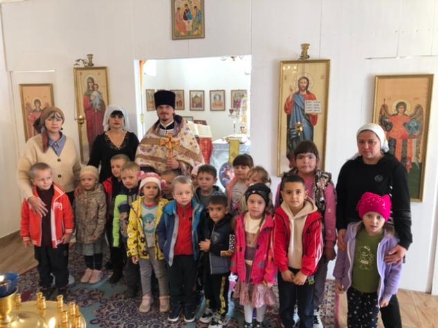 Воспитанники детского сада посетили праздничное богослужение в Петропавловском храме с. Кугей